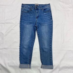 Satin Doll ladies light wash cropped jeans, size 6